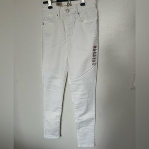 Brand new, 721 white high-rise skinny jeans, size 4